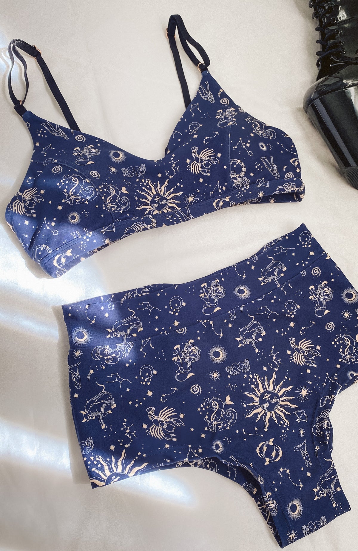 Exhibitionist Shorts (Celestial)